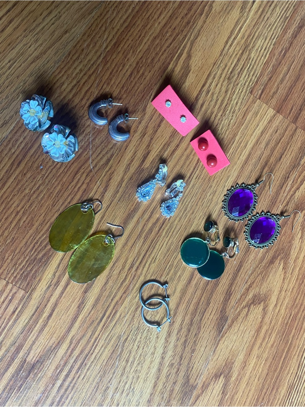 Assorted Women's Earring Set Bundle - Picture 4 of 15